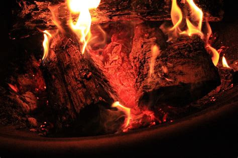 火坑|火坑 : pit of fire, fi... : huǒ kēng 